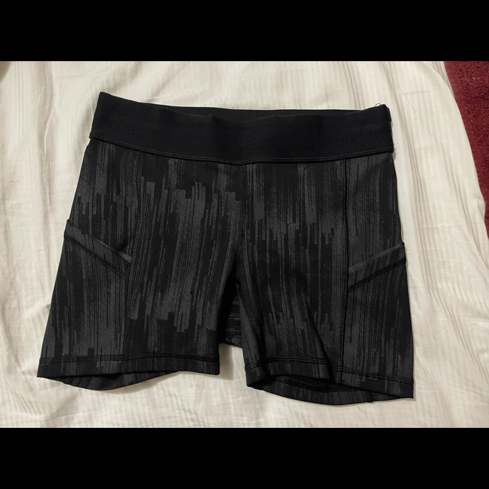 Lululemon athletica shorts with pockets